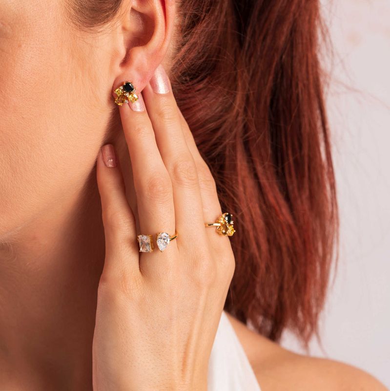 GLAM øredobber med gylne toner 992193